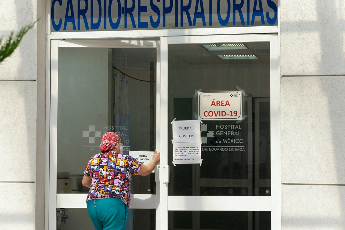 Área covid-19 del Hospital General de México. Foto Pablo Ramos