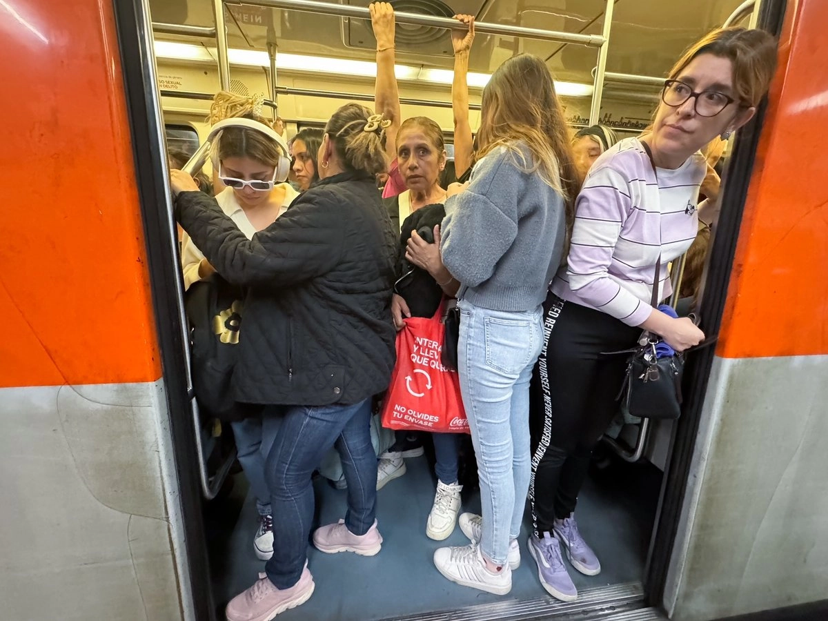 Los retrasos en el servicio del Metro se alargan debido a que se deben realizar inspecciones que pueden durar desde algunos minutos hasta horas.