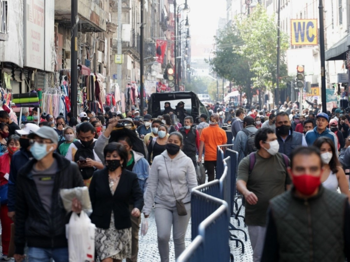 A partir de hoy y hasta nuevo aviso las calles peatonales del Centro de la CDMX serán en un solo sentido. En la imagen, la calle Correo Mayor. Foto Roberto García Ortiz