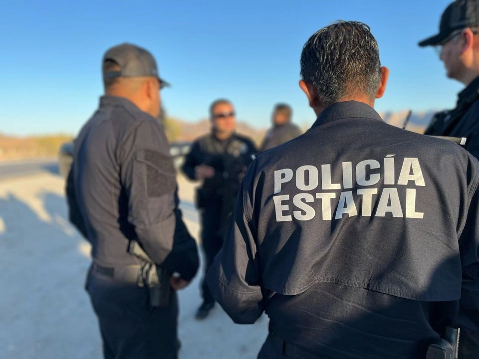 Adolfo Salazar Razo, secretario de Gobierno, informó que la decisión fue tomada por la Mesa Estatal de Seguridad Pública con base en el artículo 115 constitucional, el cual faculta al estado a asumir el control de las policías municipales en circunstancias extraordinarias. Foto
