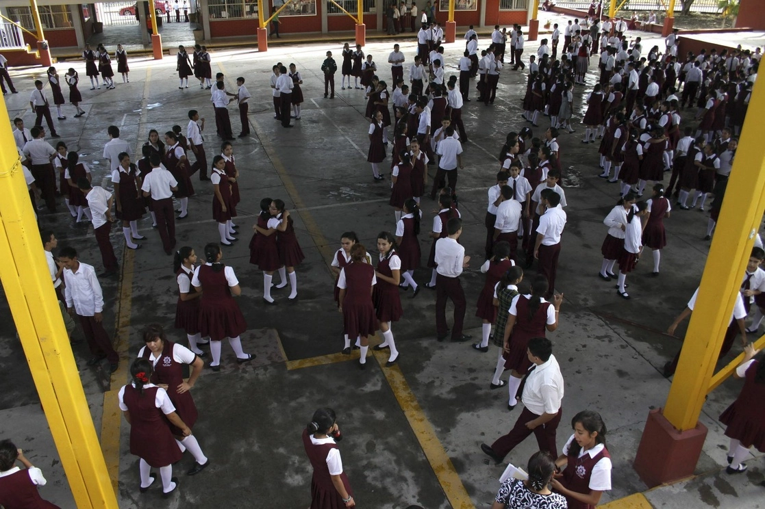 Aumnos de una escuela en Monterrey, Nuevo León. Foto Cuartoscuro / Archivo