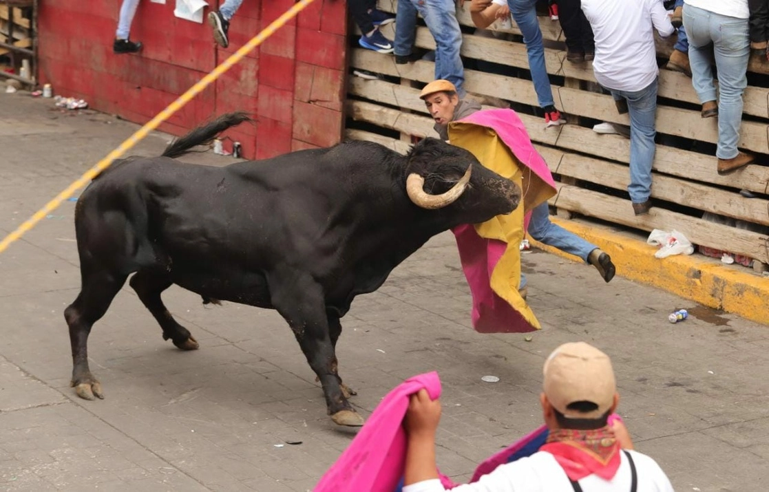 Nueve lesionados dejó la celebración de "la Huamantalada" luego de dos años de ser cancelada. Foto La Jornada