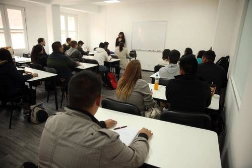 Estudiantes durante una clase en imagen de archivo. Foto Jesús Villaseca
