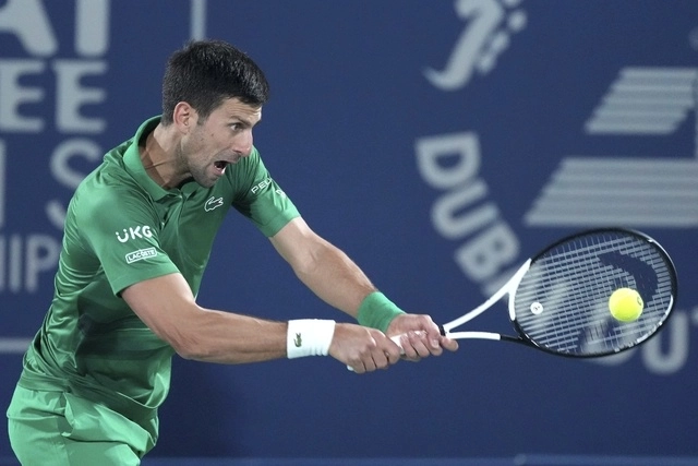 El tenista serbio  Novak Djokovic tuvo un regreso triunfal en el circuito de tenis en Dubái. Foto Ap
