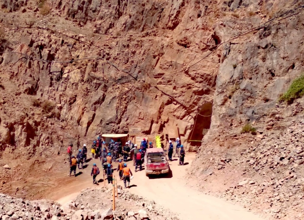 Entrada a una de las vetas que tiene bajo concesión el Grupo Frisco en San Felipe, Baja California, de Carlos Slim. Foto cortesía Lindero Norte



