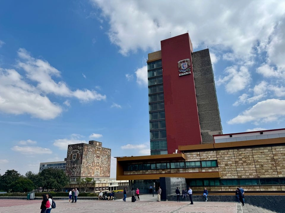 Edificio de la Torre de Rectoría de la UNAM, en Ciudad Universitaria. 