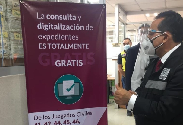 Rafael Guerra Álvarez realizó un recorrido por las diversas sedes de los juzgados y salas para supervisar los plazos procesales. Foto cortesía PJCDMX