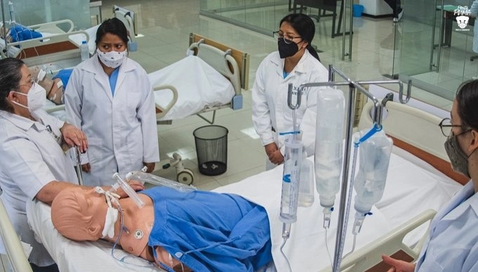 El regreso a los laboratorios se da con grupos reducidos y horarios escalonados. Foto UNAM