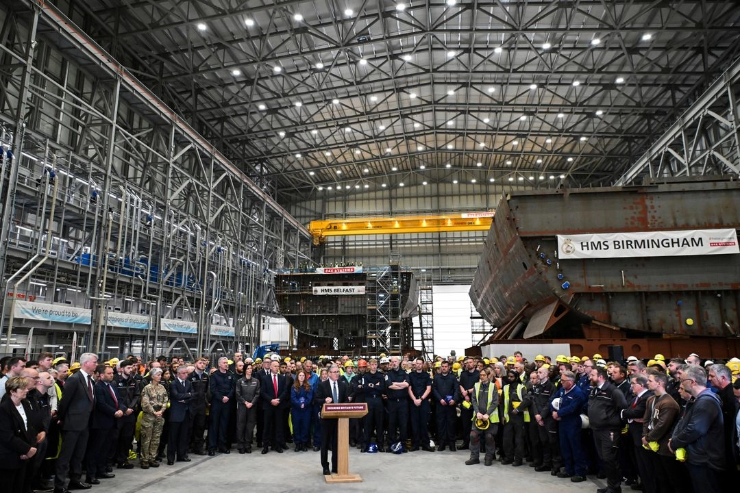 El primer ministro británico, Keir Starmer, pronuncia su discurso durante una visita a las instalaciones de Govan de BAE Systems, en Glasgow, Escocia, el 2 de junio de 2025.
