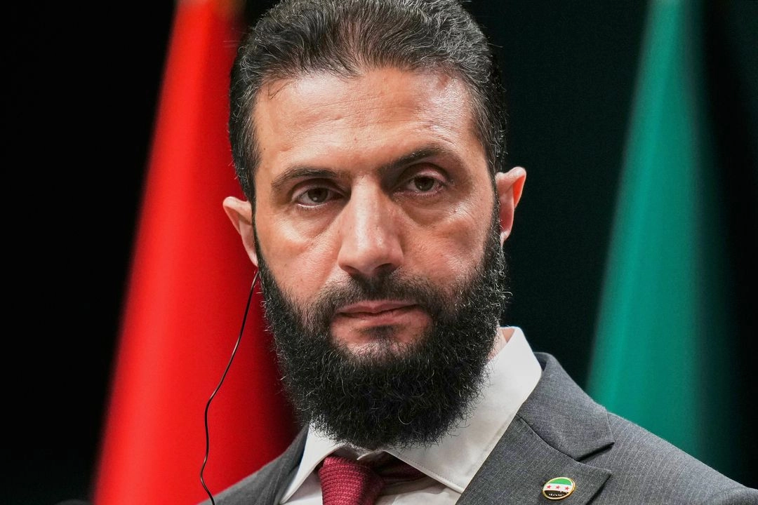 Ahmad al-Sharaa, presidente de Siria, lidera al nuevo gobierno tras haber derrocado al régimen de Bashar Assad. Foto 