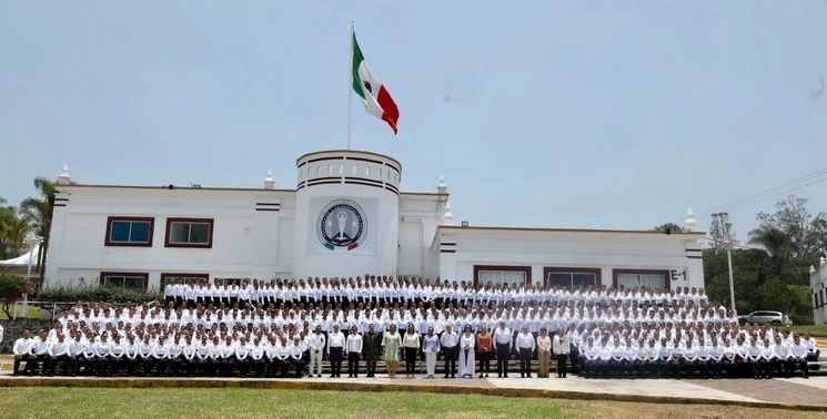 Los graduados en evento este jueves. Foto SSPC