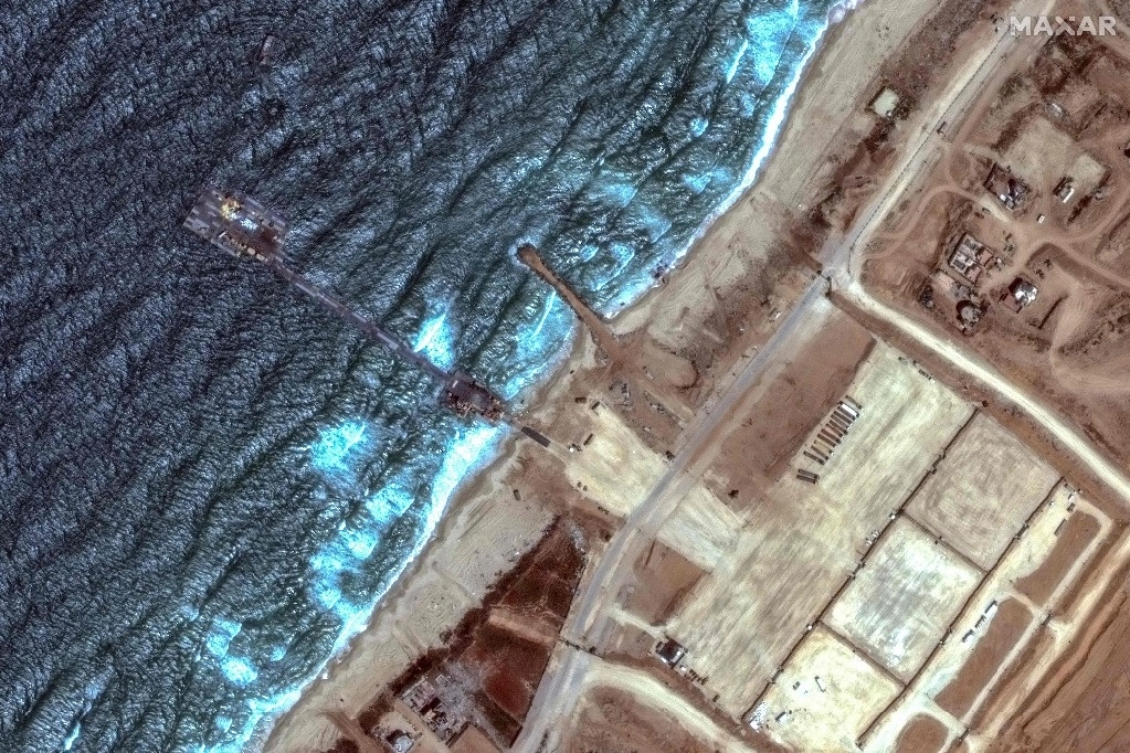 El muelle se dañó en mayo por una tormenta; será usado nuevamente para enviar asistencia humanitaria por mar al pueblo palestino. Foto Afp