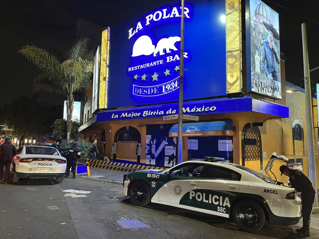 Clausura del restaurante bar "La Polar" en la alcaldía Cuauhtémoc. Foto José Antonio López / Archivo
