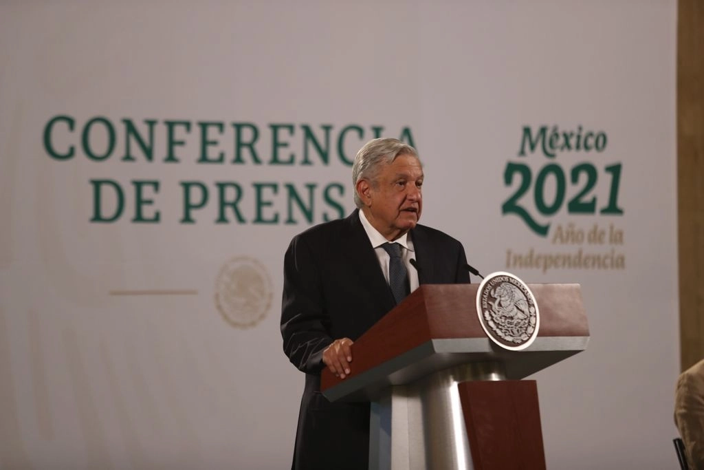 El presidente Andrés Manuel López Obrador durante la conferencia de prensa matutina en Palacio Nacional, el 6 de mayo de 2021. Foto Yazmín Ortega Cortés