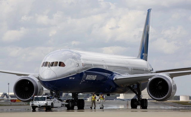 Boeing defendió sus prácticas de seguridad y destacó protocolos de prueba de sus aviones. Foto Afp 