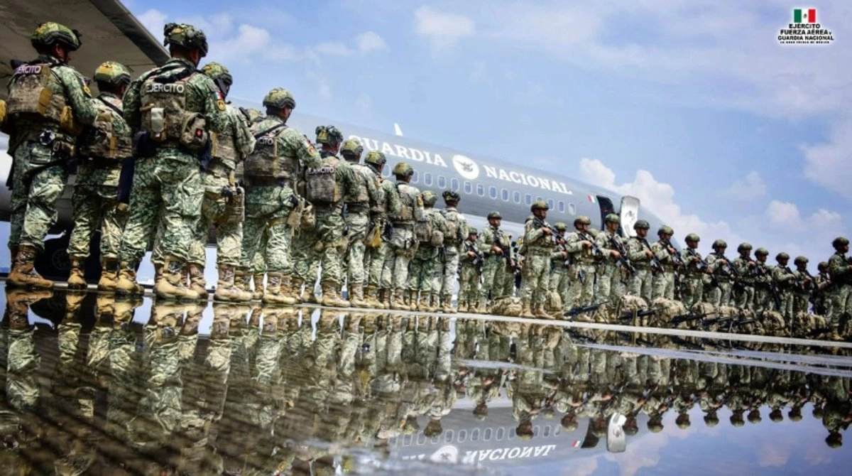 Durante la conmemoración del 115 aniversario del inicio de la Revolución Mexicana, Trevilla destacó la modernización que han tenido el Ejército y la Fuerza Aérea desde entonces y tras la incorporación de la Guardia Nacional.