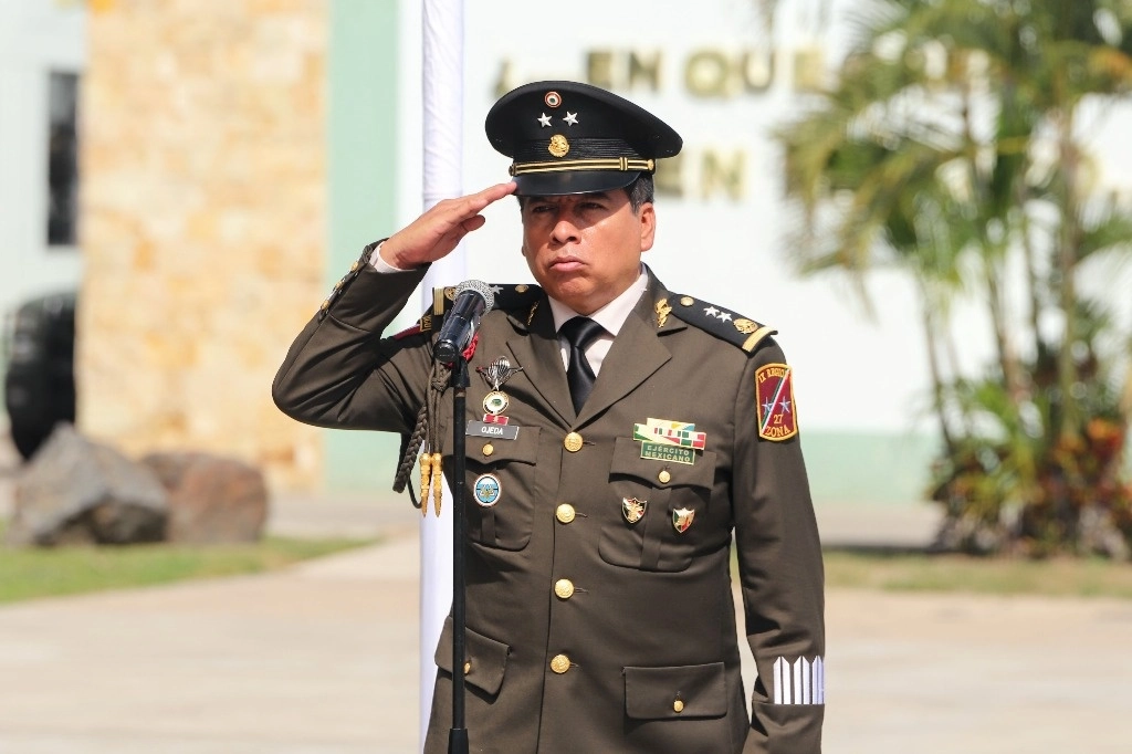 Andrés Ojeda Ramírez, general de brigada del Estado Mayor, rindió protesta como comandante de la 27 Zona Militar, con sede en Acapulco. Foto @SGG_Gro