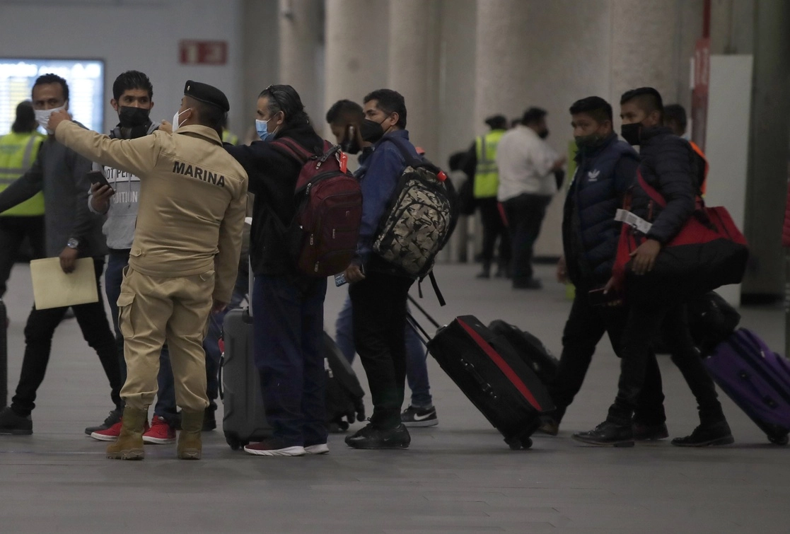 "Las cosas van a mejorar" en el AICM con el nombramiento del nuevo titular, Carlos Ignacio Velázquez Tiscareño, señaló AMLO. Foto Cristina Rodríguez / Archivo
