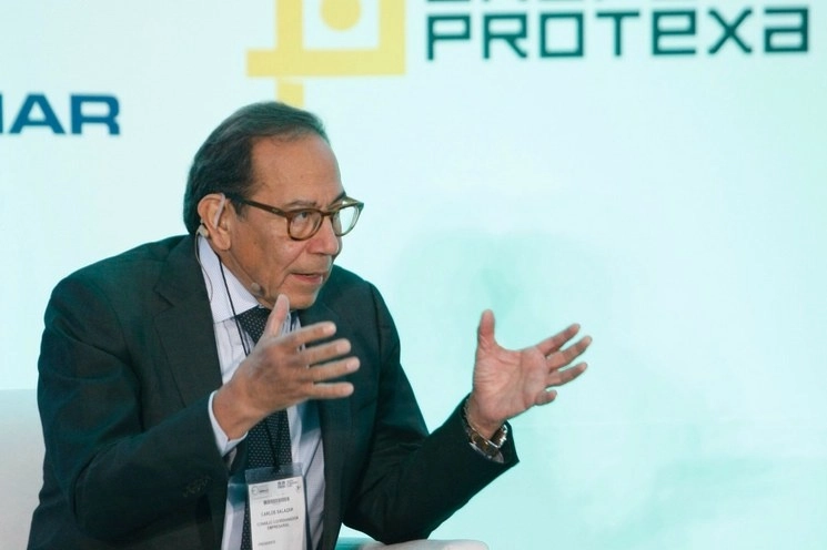 Carlos Salazar Lomelín fue electo por unanimidad de las 12 agrupaciones que integran el Consejo Coordinador Empresarial para estar al frente del organismo cúpula de la iniciativa privada por un año más. Foto Roberto García Ortiz / Archivo