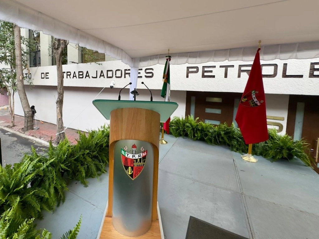En total, se emitieron 70 mil 533 sufragios de un padrón de más de 91 mil 579 trabajadores. Foto Roberto García Ortiz