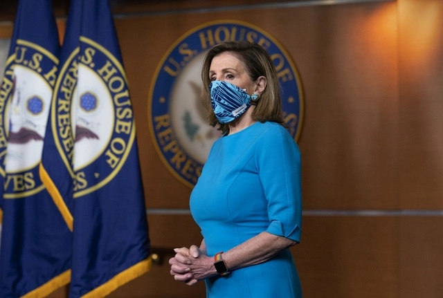 Los legisladores demócratas estadunidenses religieron a la presidenta de la Cámara de Representantes, Nancy Pelosi. Foto Ap 