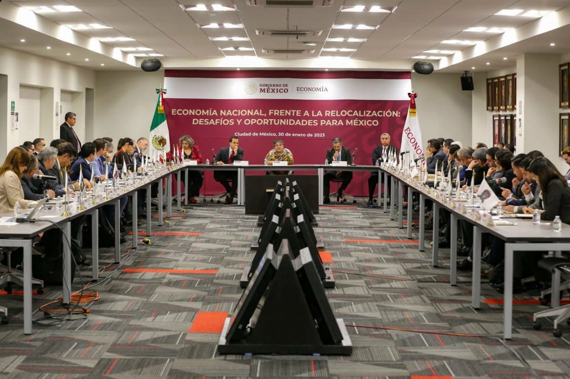 La secretaria de Economía, Raquel Buenrostro, en reunión con secretarios de Desarrollo Económico de las entidades federativas, el 30 de enero de 2023. Foto tomada del Twitter de @SE_mx