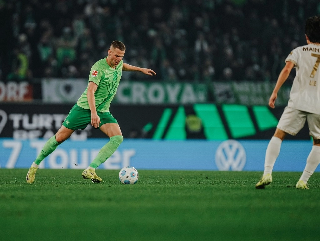 Con el triunfo de 4-3 sobre Maguncia, Wolfsburgo queda a tres puntos de los puestos 'Champions'. Foto Tomada de X @VfL_Wolfsburg