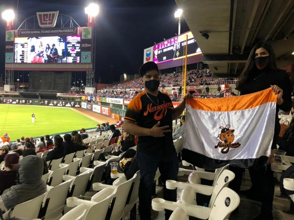 La afición 'naranjera' en el estadio de los Tomateros, el 25 de enero de 2021. Foto tomada del Twitter de @ClubNaranjeros