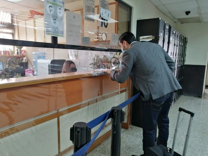 Carlos Videz, de la Fiscalía Especial Contra la Impunidad llevaba casos de corrupción contra funcionarios y ex funcionarios. Foto Tomada del Twitter @MPguatemala/Archivo
