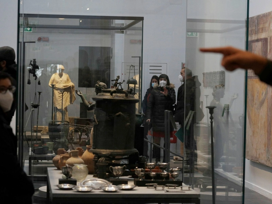 Los visitantes podrán ver muros con frescos de las villas desenterradas, así como objetos de la vida cotidiana que fueron borrados por la explosión volcánica en el año 79 d.C., el 25 de enero de 2021. Foto Ap