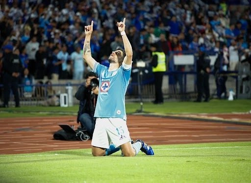 Ignacio Rivero celebra el primer tanto de La Máquina en su duelo frente a los esmeraldas. 