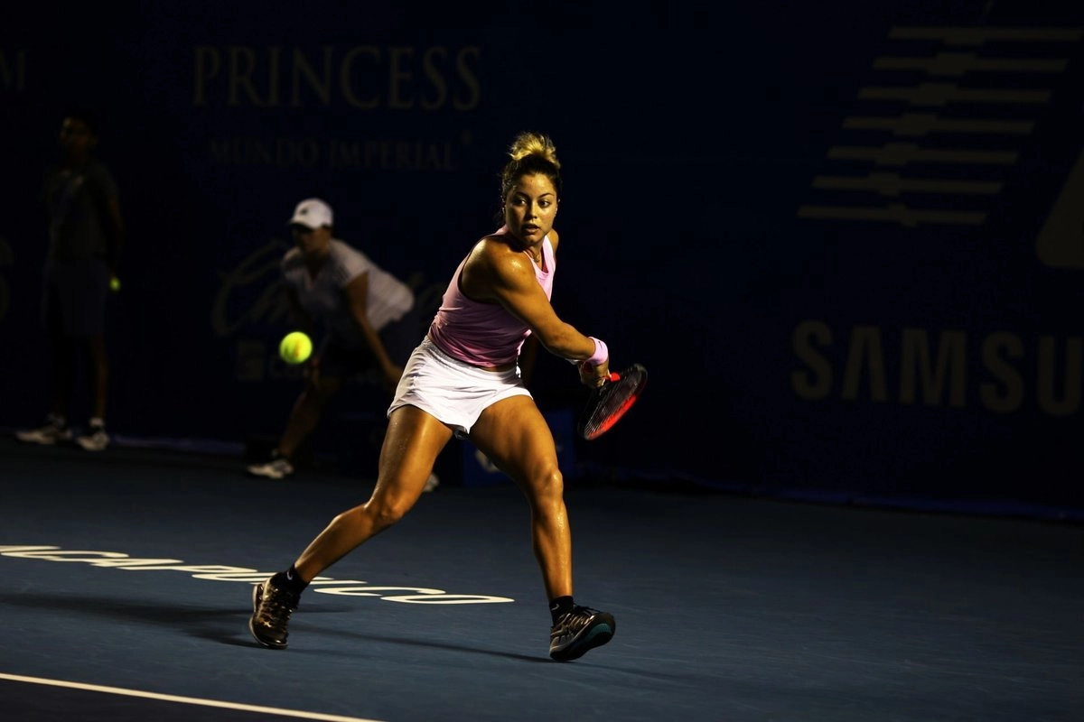 Renata Zarazúa está a una victoria de sumar un nuevo título a su palmarés. La tenista mexicana se impuso a Carmen Herea por doble 6-4 para alcanzar la final del WTA 125 de Austin, Texas.
