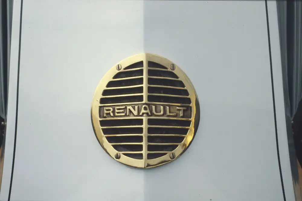 Renault estrena nuevo logotipo e imagen de marca