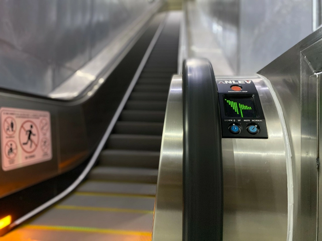 A partir de este lunes, operarán nuevas escaleras eléctricas en las estaciones Tacubaya, de la Línea 7; Copilco, de la Línea 3; y Salto del Agua, de la Línea 8. Foto Bertha Teresa Ramírez 