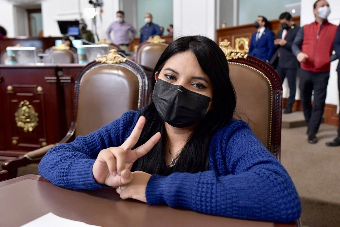 Andrea Vicenteño se mantendrá como diputada independiente en el Congreso de la Ciudad de México, señaló, el 1 de marzo de 2022. Foto tomada del Twitter de @AndreaVicenteo1 