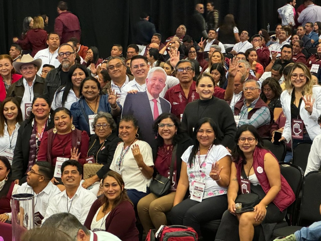 Los morenistas declaran un receso durante el VII Congreso Nacional Extraordinario de Morena en el Centro Internacional de Convenciones y Exposiciones del World Trade Center, en la Ciudad de México, el 22 de septiembre de 2024. Foto Luis Castillo
