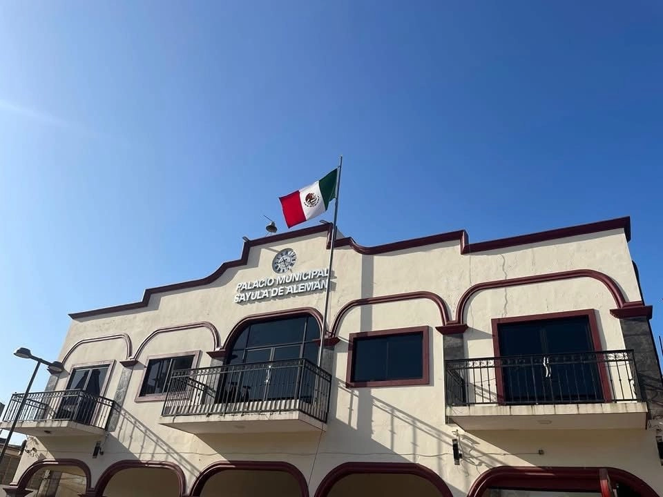 El cabildo de Sayula de Alemán, Veracruz, presentó su renuncia alegando que la alcaldesa morenista, Lorena Sánchez Vargas, ha incurrido en casos de corrupción. Foto  