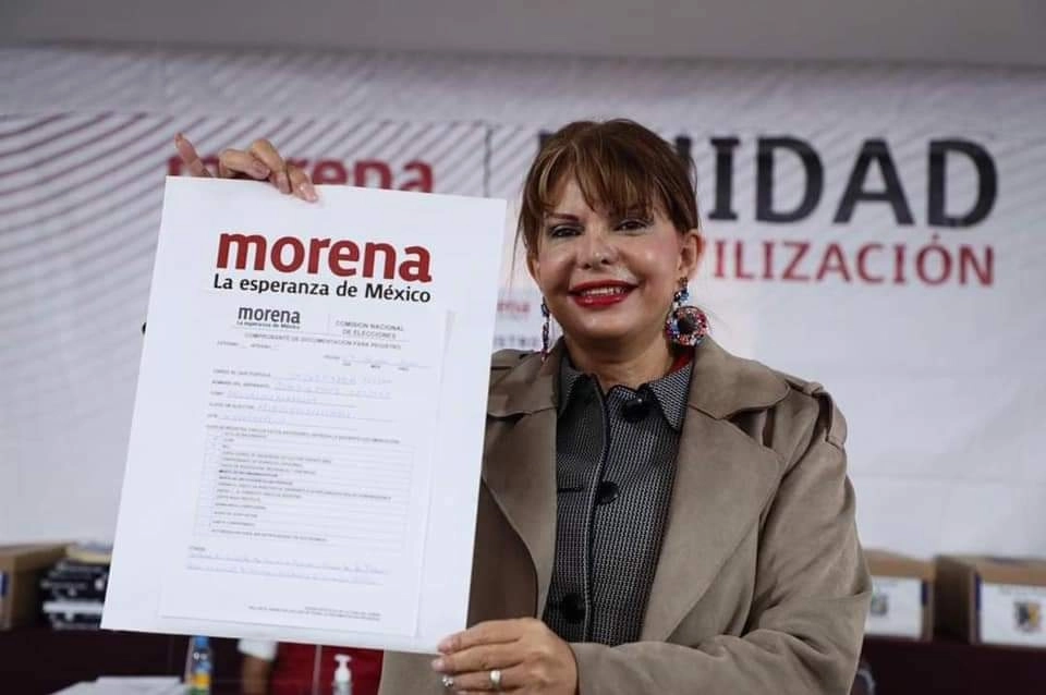 La ex aspirante a la gubernatura de Colima por Morena, Claudia Yañez en imagen de archivo. Foto tomada de la cuenta de Twitter @ClaudiaYanezCen
