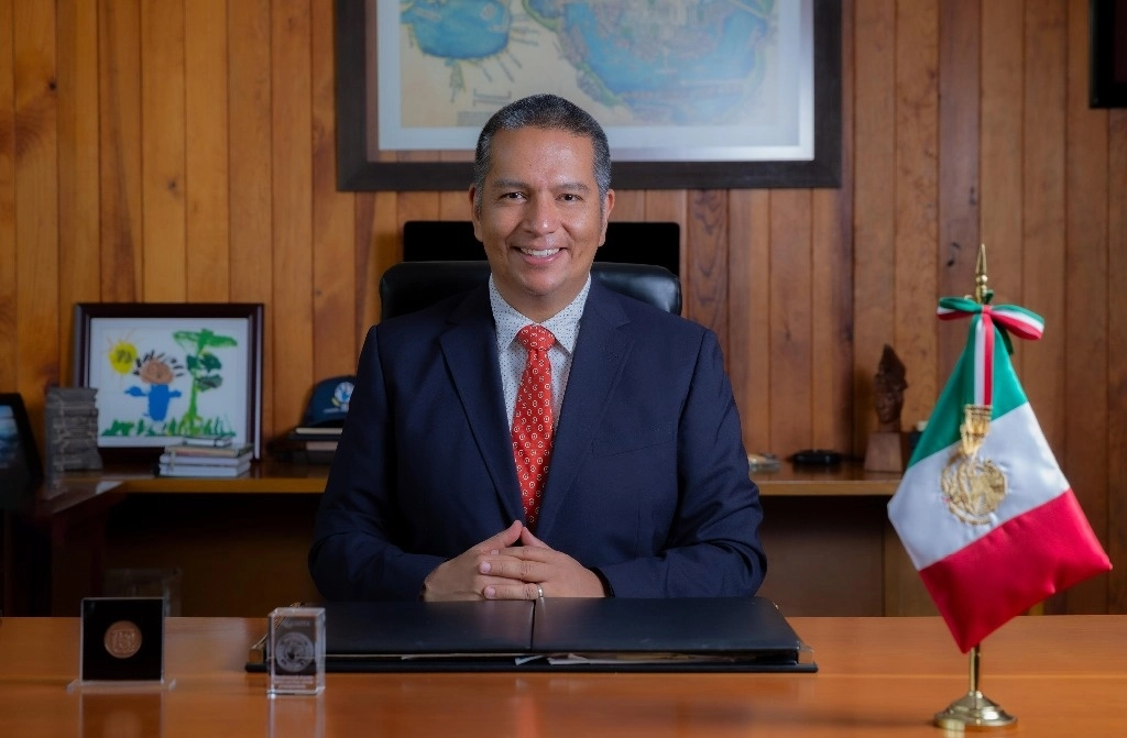 Confirmó que regresará a la Universidad Nacional Autónoma de México y al Instituto de Ingeniería, donde quedará “a las órdenes de la Cuarta Transformación pues continuaré mi esfuerzo y seguiré apoyando el sueño de las mexicanas y mexicanos por un país mejor”. Foto gob.mx