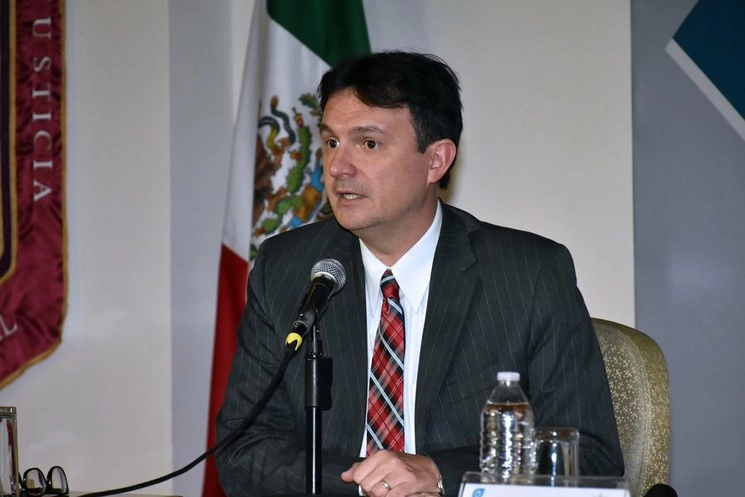 Rafael Estrada Michel. Foto tomada de la cuenta de Twitter @IJF_ESCUELA