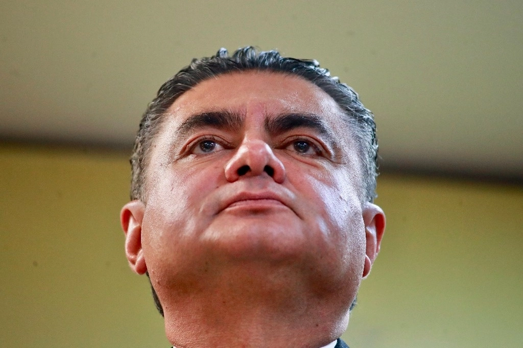 En noviembre pasado, el legislador Luis Espinosa Cházaro se registró como aspirante a la jefatura del Gobierno de la Ciudad de México, por el Frente Amplio por México. Foto Luis Castillo