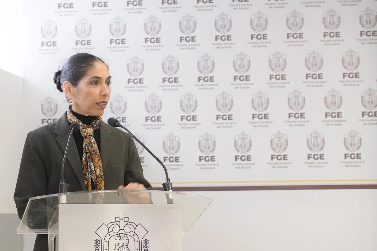 La Fiscal General de Veracruz, Verónica Hernández Giadáns, presentó su renuncia ante el Congreso local, argumentando motivos personales. Las y los diputados aprobaron la dimisión enviada por escrito, en la cual agradeció la oportunidad de encabezar la institución durante más de seis años. Foto 