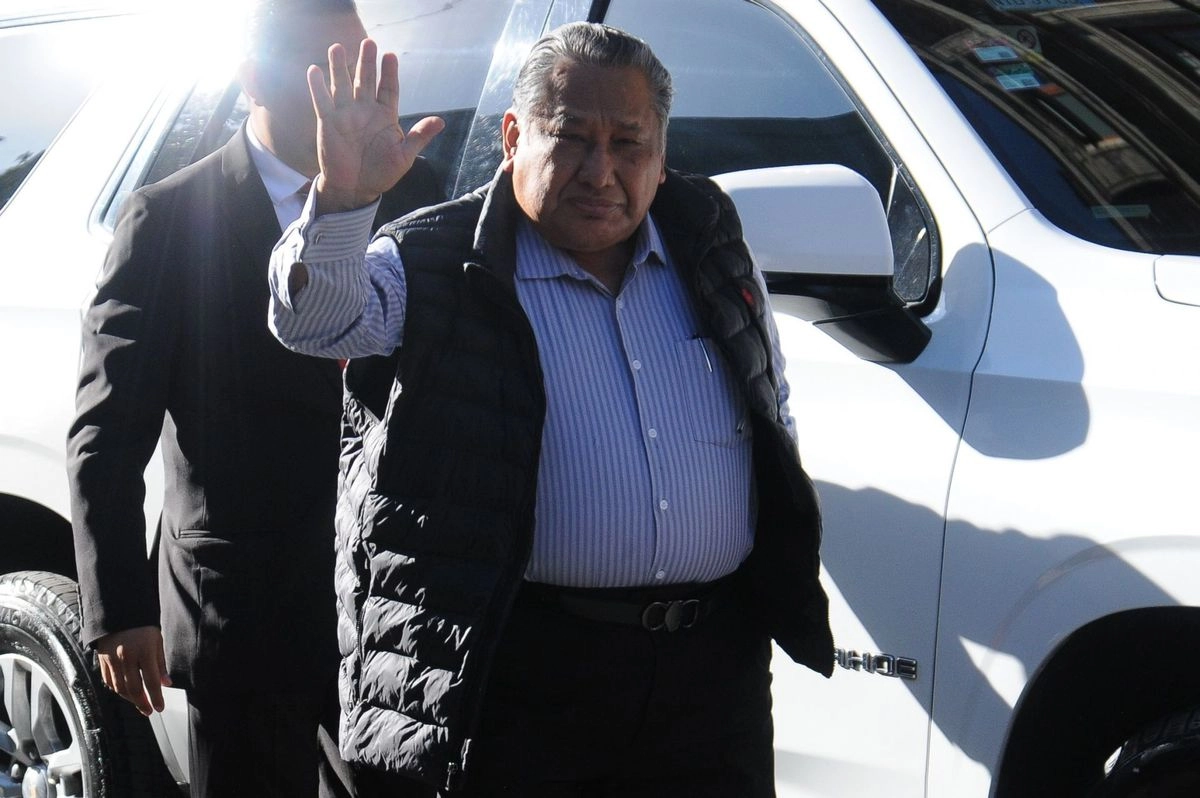 Rosendo Gómez Piedra dejó si cargo como titular de la Unidad Especial de Investigación y Litigación para el Caso Ayotzinapa; los padres de los 43 exigieron a la Presidenta su salida, acusándolo de corrupción y falta de confianza. Foto 