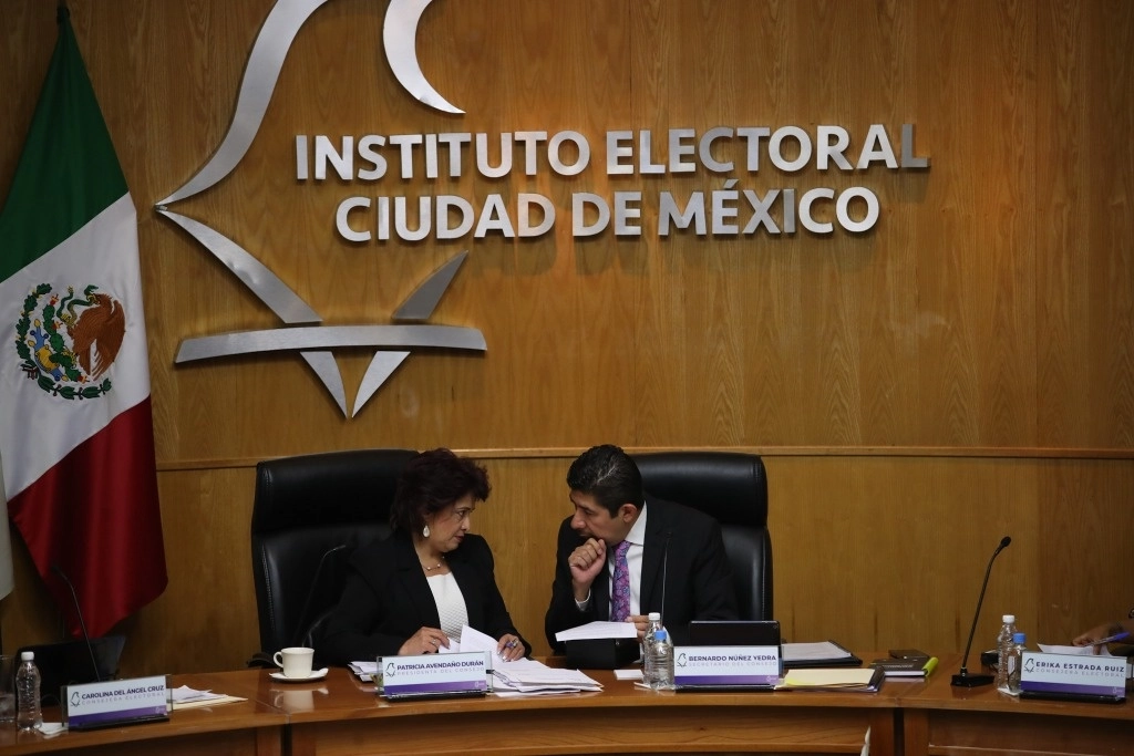 Sesión de trabajo en el Instituto Electoral de la Ciudad de México. Foto Yazmín Ortega Cortés / Archivo