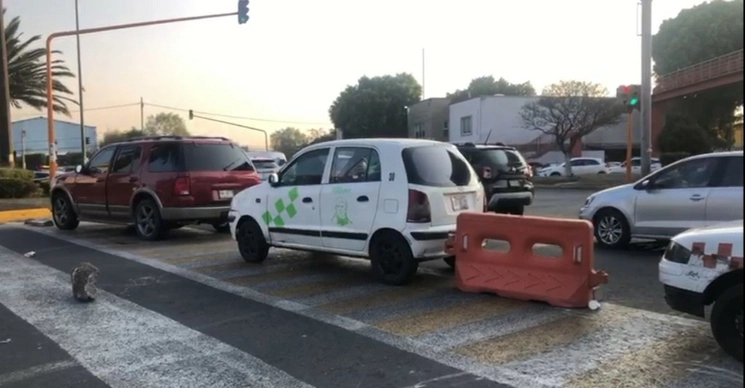 Taxistas durante ocho horas calles cercana al Ministerio Público de la FGJEM en Tlalnepantla. Foto ‘La Jornada’