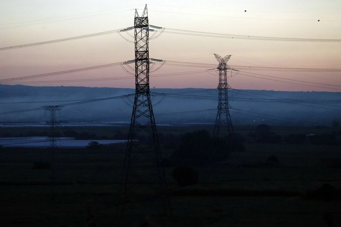 Torres de transmisión eléctrica de la Comisión Federal de Electricidad en Yautepec, Morelos. Foto Cuartoscuro / Archivo