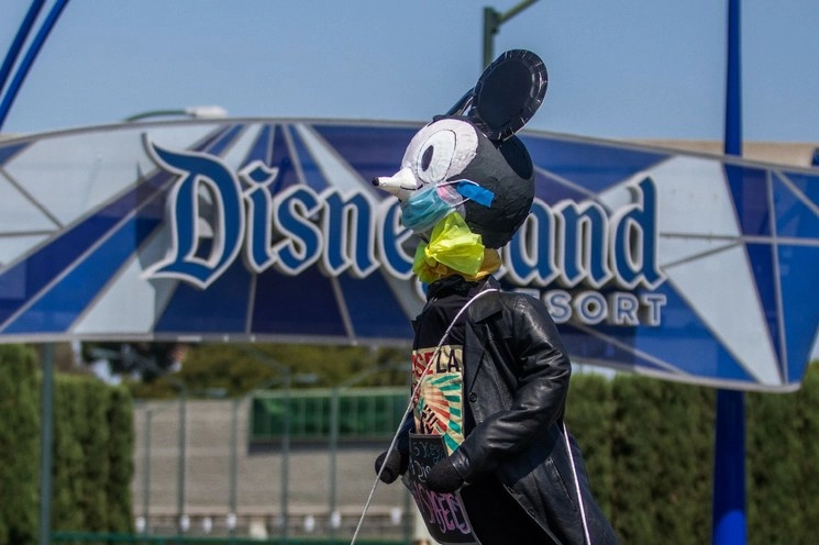 Disney dijo que cerrar sus parques costó 3.500 millones durante el trimestre. Foto Afp