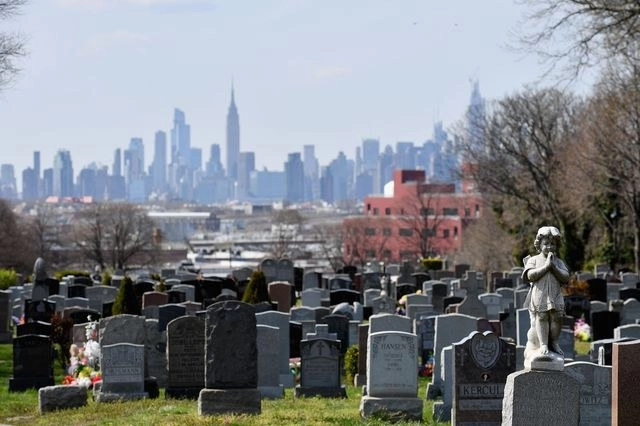 La SRE informó que 86 mexicanos perecieron en Nueva York a consecuencia del Covid-19. Foto Afp 