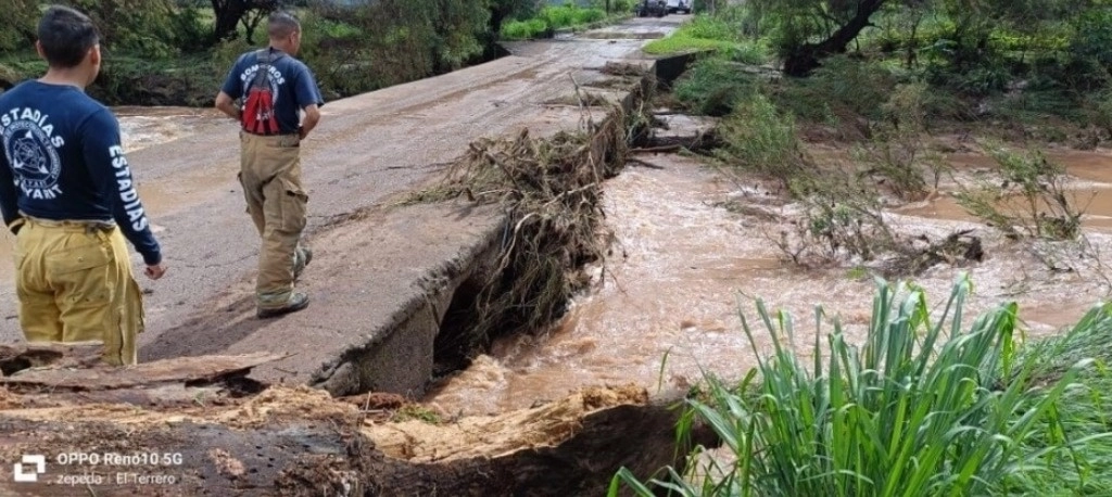 Desde que comenzó la temporada de lluvias, distintos municipios de Nayarit han reportado afectaciones como inundaciones, caída de árboles y desborde de ríos. Foto 'La Jornada'  