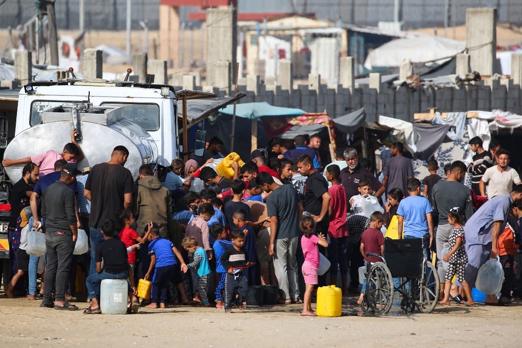 UNRWA stories that 800 thousand individuals have fled Rafah as a result of Israeli assaults